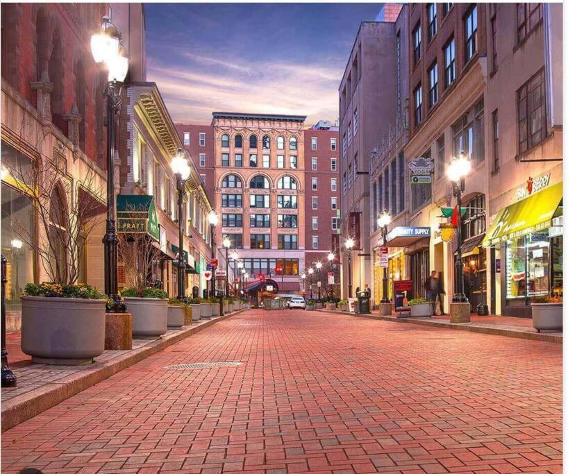 Hartford Downtown: 2Mins Walk To Xl Center Apartment Bagian luar foto